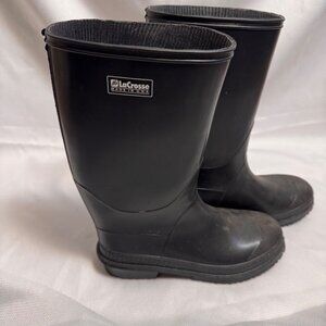 Lacrosse women’s size 7 black rubber rain boots waterproof like new, outdoors